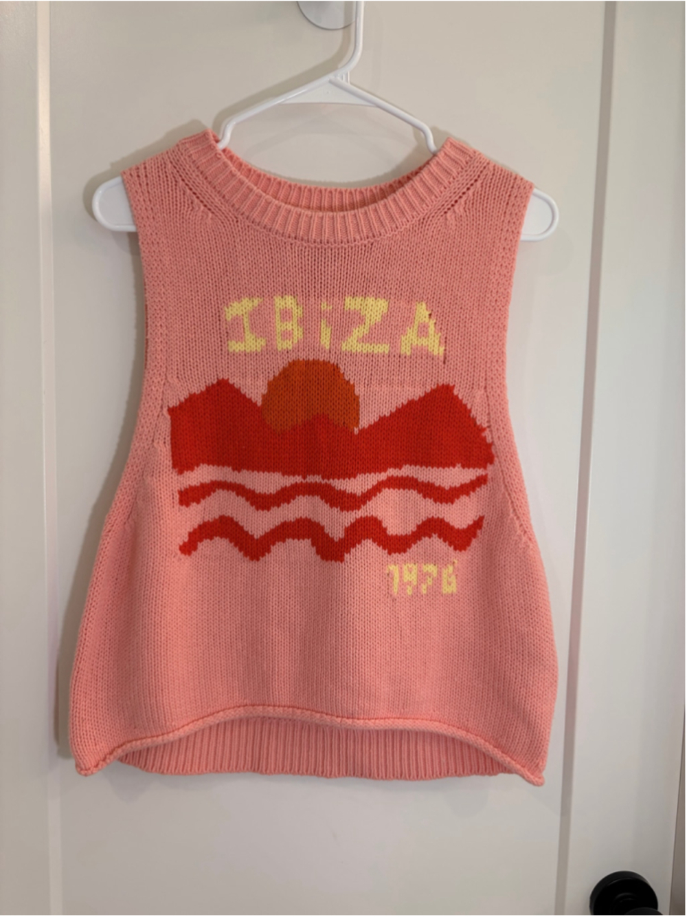 Women's BDG Urban Outfitters NWT Pink Ibiza Graphic Knit Sweater Vest Top XS
